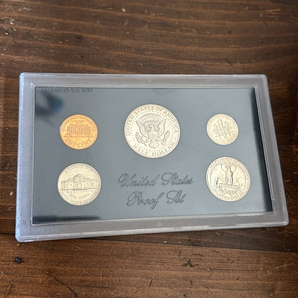 United States Proof Set 1972 - Picture 5 of 9